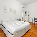 Pacini - Lakeside L&b Apartmán